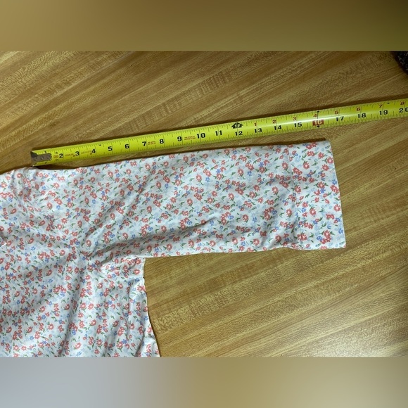 L. L. Bean wrinkle resistant button down 3/4 sleeves floral blouse women’s M - Picture 9 of 15